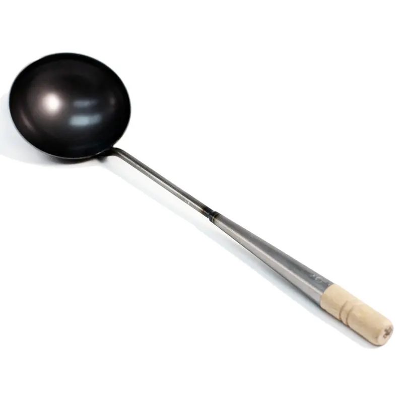 Cast Iron Chinese Wok Ladle With Ergonomic Handle 1