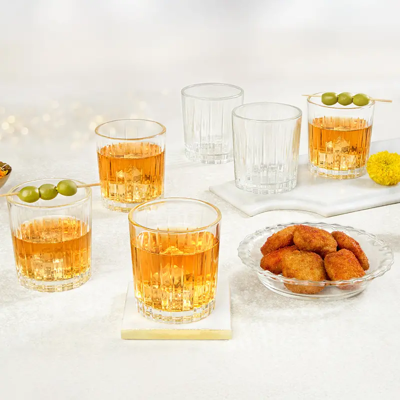 Cheers Premium Whiskey Decanter And Tumbler Set 1