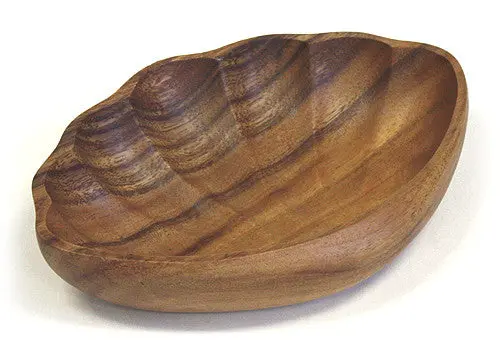 Mountain Woods Medium Clamshell Acacia Serving Bowl – Natural Wood Grain 1