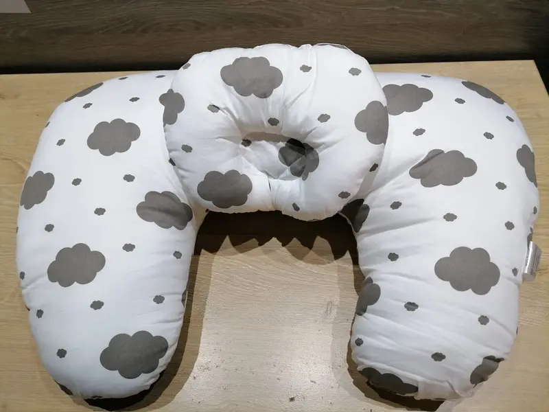 U-Shaped Nursing Pillow With Grey Cloud Pattern – Premium Nursing Support 1